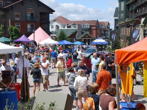 Apartment, 1 King Bed with Sofa bed, Pool Access (1 Br Junior Studio: Expedition Statio) | Street view