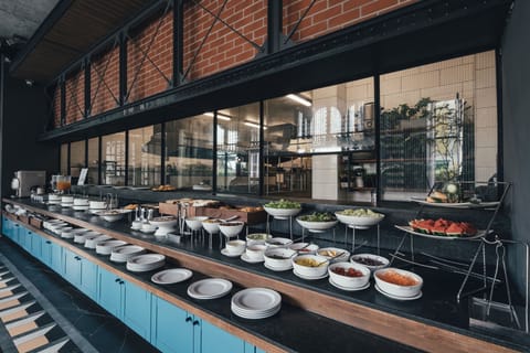 Daily buffet breakfast (THB 350 per person)