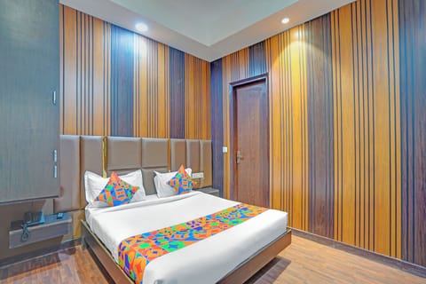 Premium Room | Egyptian cotton sheets, premium bedding, in-room safe, free WiFi