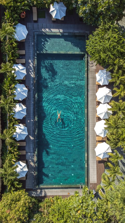 2 outdoor pools, pool umbrellas, sun loungers
