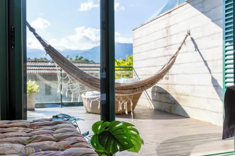 House | Blackout drapes, free WiFi