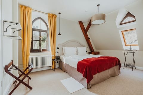 Double Room, River View | Hypo-allergenic bedding, individually decorated, individually furnished