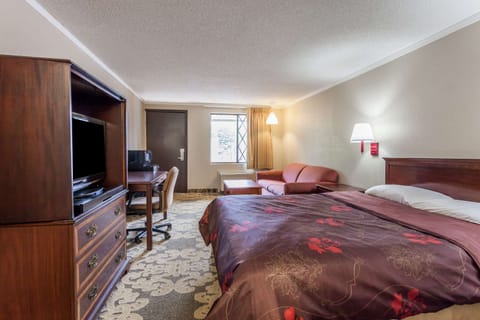 Desk, free WiFi, bed sheets, alarm clocks