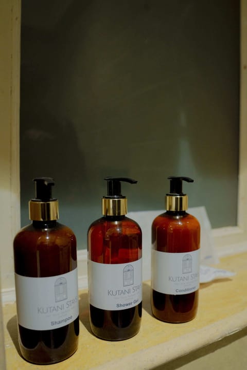 Suite | Bathroom amenities | Shower, free toiletries, hair dryer, slippers