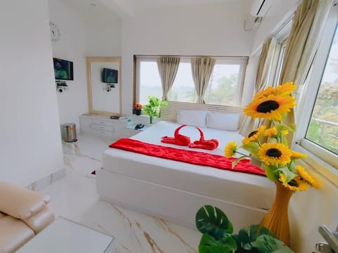 Premium Double Room, Balcony, Valley View | In-room safe, desk, free WiFi