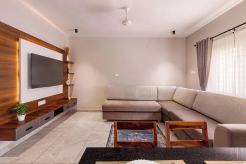 Apartment (2 Bedrooms) | Living area | TV