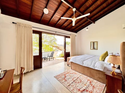 Signature Double Room | Desk, laptop workspace, free WiFi
