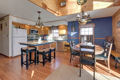 House (4 Bedrooms) | Interior