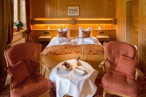 Comfort Double Room, Garden View | Desk, laptop workspace, blackout drapes, free WiFi