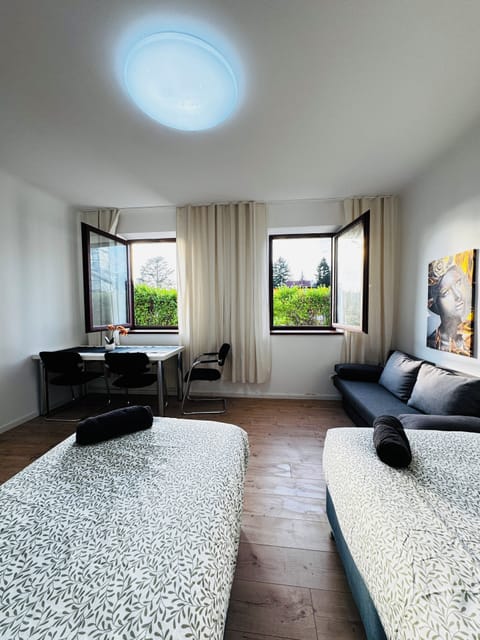 Basic Apartment | Iron/ironing board