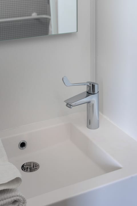 Shower, towels, soap, shampoo