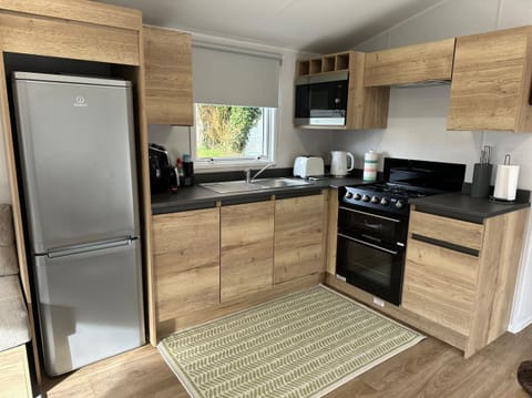 Cottage | Private kitchen | Cookware/dishes/utensils