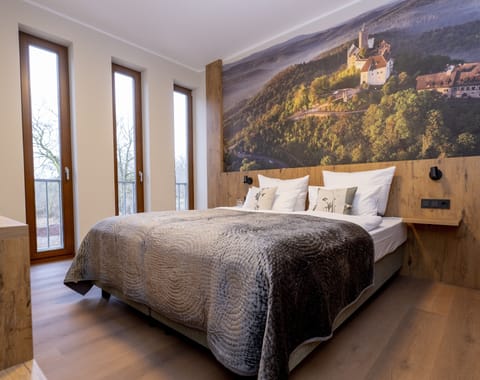 Comfort Double Room | In-room safe, desk, iron/ironing board, free WiFi