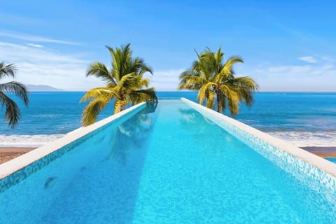 2 outdoor pools