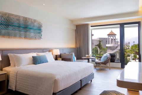 Grand Deluxe King | Minibar, in-room safe, desk, free WiFi