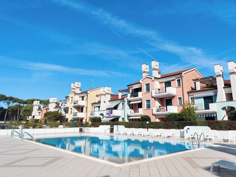 Apartment, 2 Bedrooms, Balcony, City View | Pool | Outdoor pool