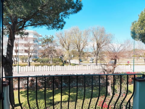 Apartment, 2 Bedrooms, Balcony, City View | Property grounds