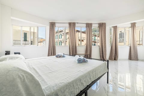 Apartment | 1 bedroom, laptop workspace, iron/ironing board, WiFi (free)