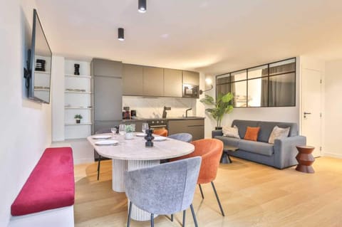 Apartment | Dining