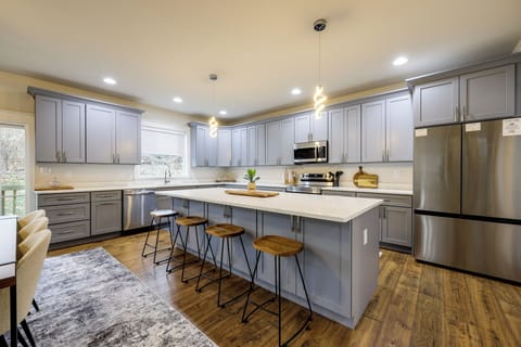 House (5 Bedrooms) | Interior