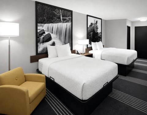 Room, 2 Queen Beds | Desk, blackout drapes, WiFi (free), bed sheets