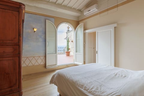 Apartment (1 Bedroom) | 1 bedroom, desk, iron/ironing board, bed sheets