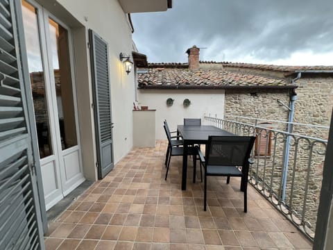 Apartment (2 Bedrooms) | Balcony