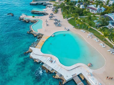 Comfort Apartment, 2 Bedrooms, Pool View | Free WiFi