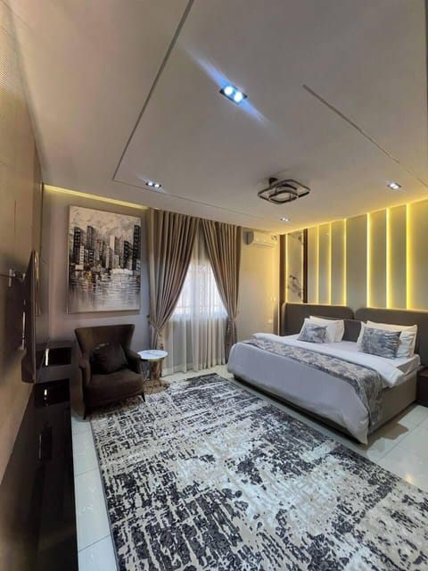 Deluxe Room, Balcony, City View | Desk, laptop workspace, blackout drapes, soundproofing