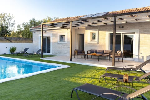 House | Balcony