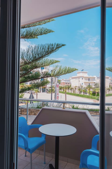 Standard Apartment, Kitchen | Terrace/patio