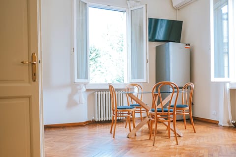 Apartment, 1 Queen Bed with Sofa bed, Patio, Garden View | Living area