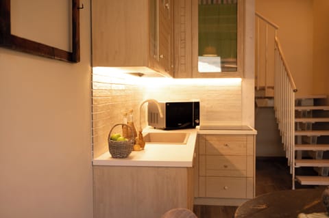 Deluxe Apartment, Mountain View | Private kitchen | Fridge, microwave, oven, espresso maker