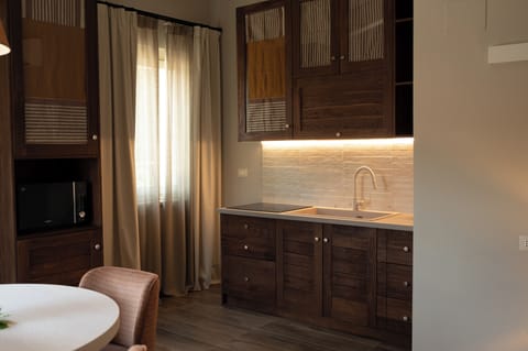 Signature Apartment, Mountain View | Private kitchen | Fridge, microwave, oven, espresso maker