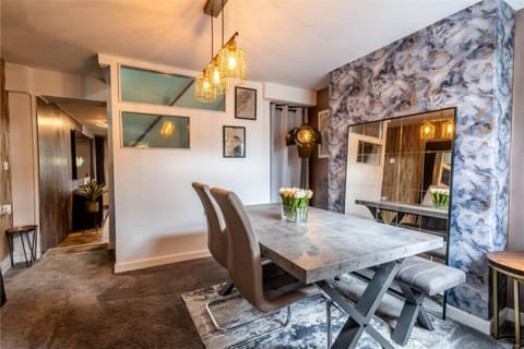 House, 3 Bedrooms | Dining room