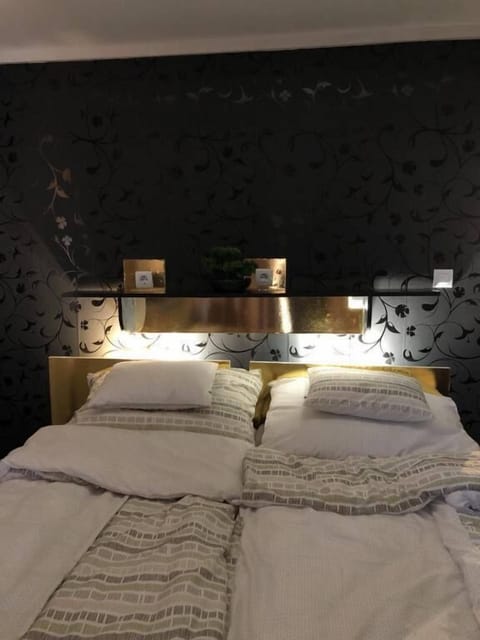 Free minibar, desk, laptop workspace, soundproofing