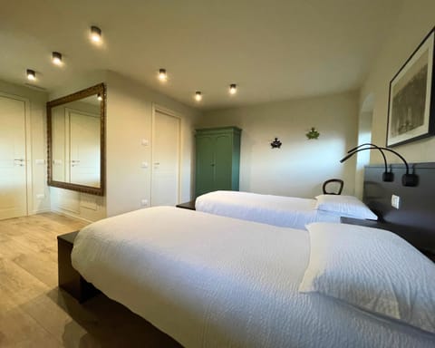 Twin Room | Minibar, free WiFi