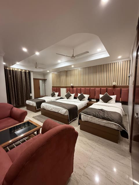 Luxury Studio Suite, 1 Bedroom, City View | Free WiFi, wheelchair access
