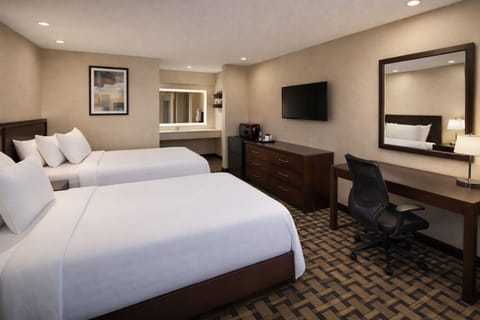 Double Room | Desk, laptop workspace, blackout drapes, iron/ironing board