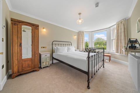 Double Room, Mountain View (Tiree) | Hypo-allergenic bedding, travel crib