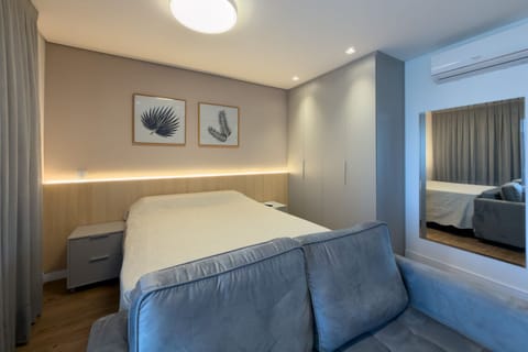 Apartment | Desk, iron/ironing board, rollaway beds (free), WiFi (free)