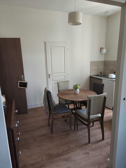 Classic Studio | Dining | Lunch served, French cuisine