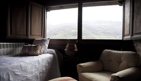 Individually furnished, free WiFi, bed sheets