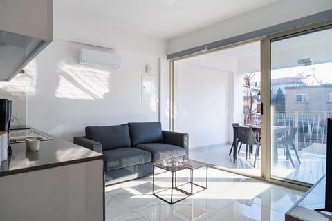 Studio, 1 Double Bed with Sofa bed, Kitchen, City View | Living area | Smart TV, Netflix, streaming services