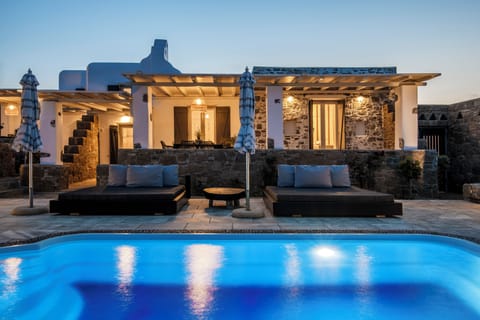 Villa | Pool | Seasonal outdoor pool