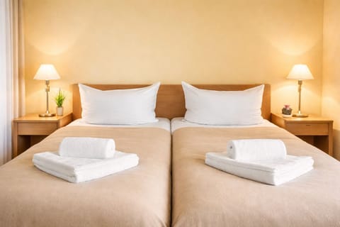 Standard Studio Suite | In-room safe, soundproofing, free WiFi, bed sheets