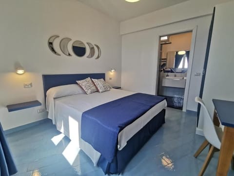 Triple Room, 1 Queen Bed, Private Bathroom, Sea View | Desk, free WiFi