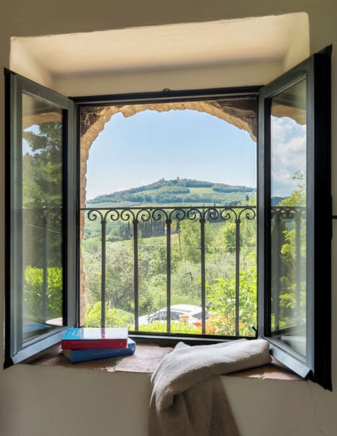 Apartment (3 Bedrooms) | Hill view