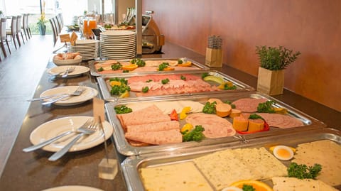Daily buffet breakfast for a fee