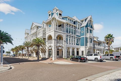 Apartment (2 Bedrooms) | Front of property
